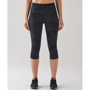 Lululemon Flow and Go Cropped Leggings 8 Seamless High Rise Gray Compression